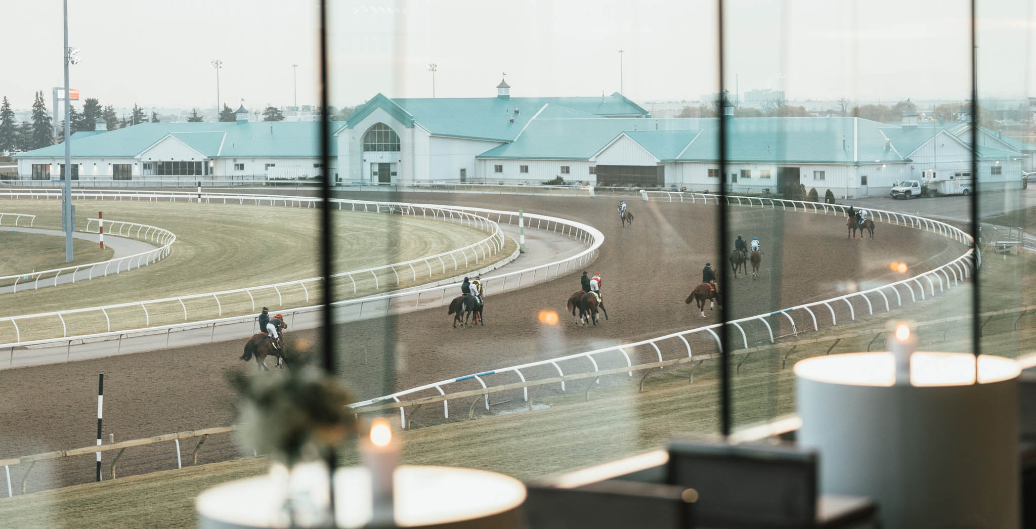 Turf Lounge Racetrack 02