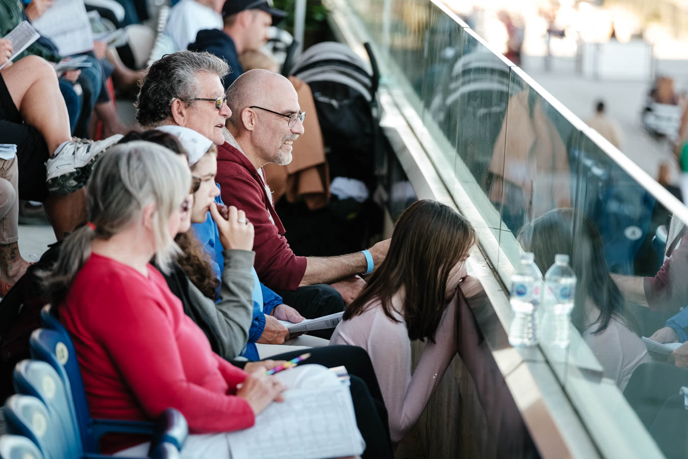 Diners watching Pepsi North America Cup race at Woodbine Mohawk Park