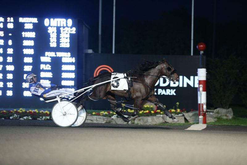 Jimmy Freight winning the 2019 Mohawk Gold Cup.